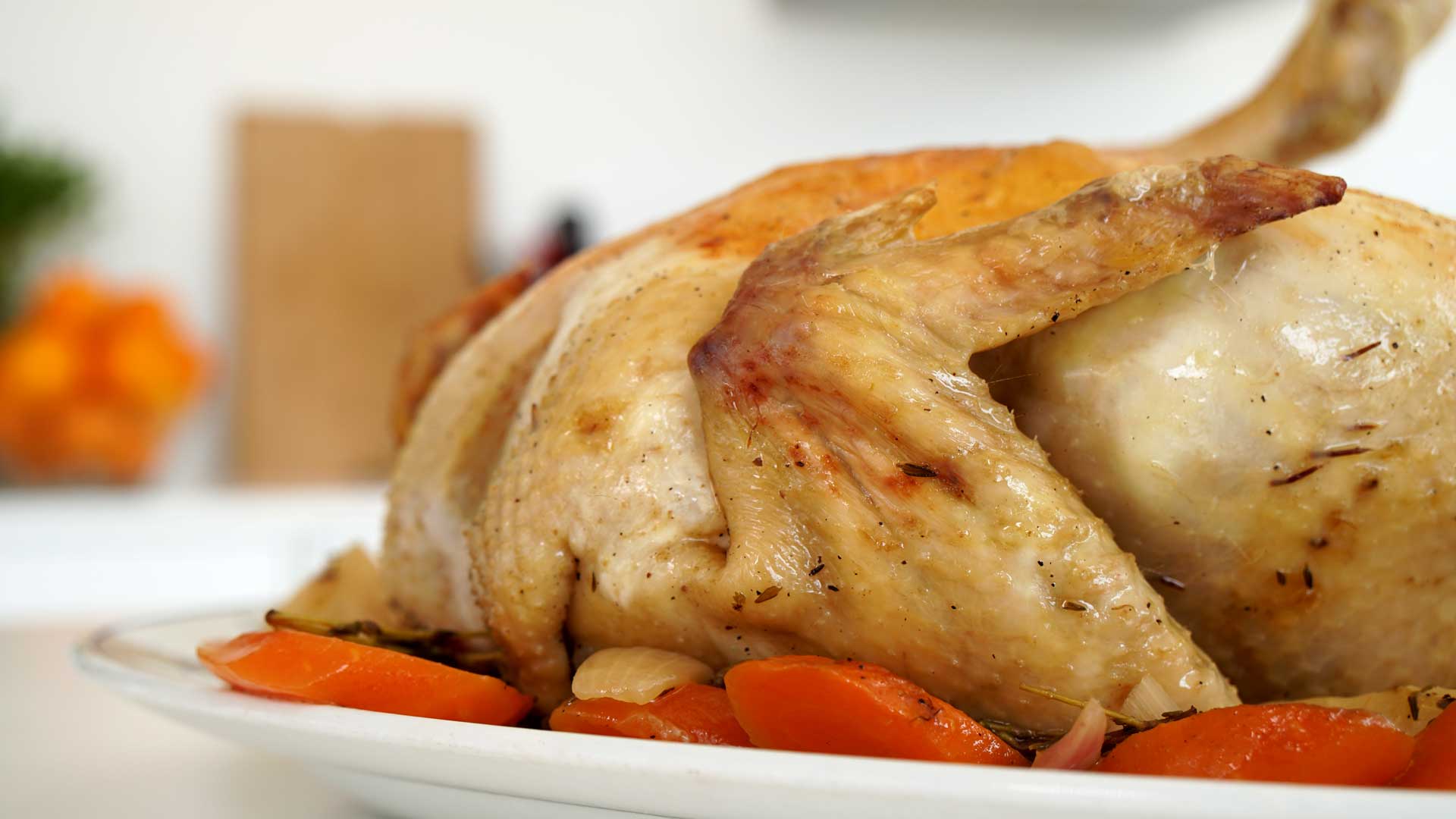 Transcend svinekød At øge Grydestegt kylling | Nem opskrift på gammeldags kylling med tilbehør -  FoodTV