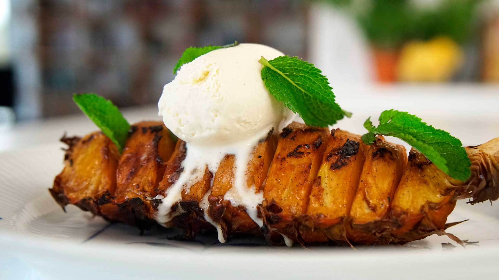 elite Melbourne valg Grillet ananas | Tropisk smag af rom og vanilje - FoodTV